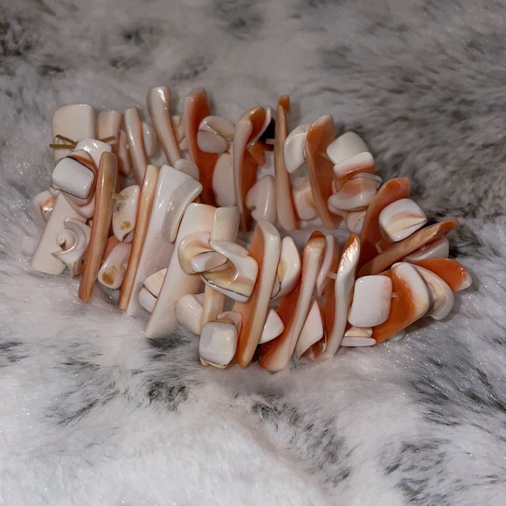 Stretchy Orange Shell Bracelet